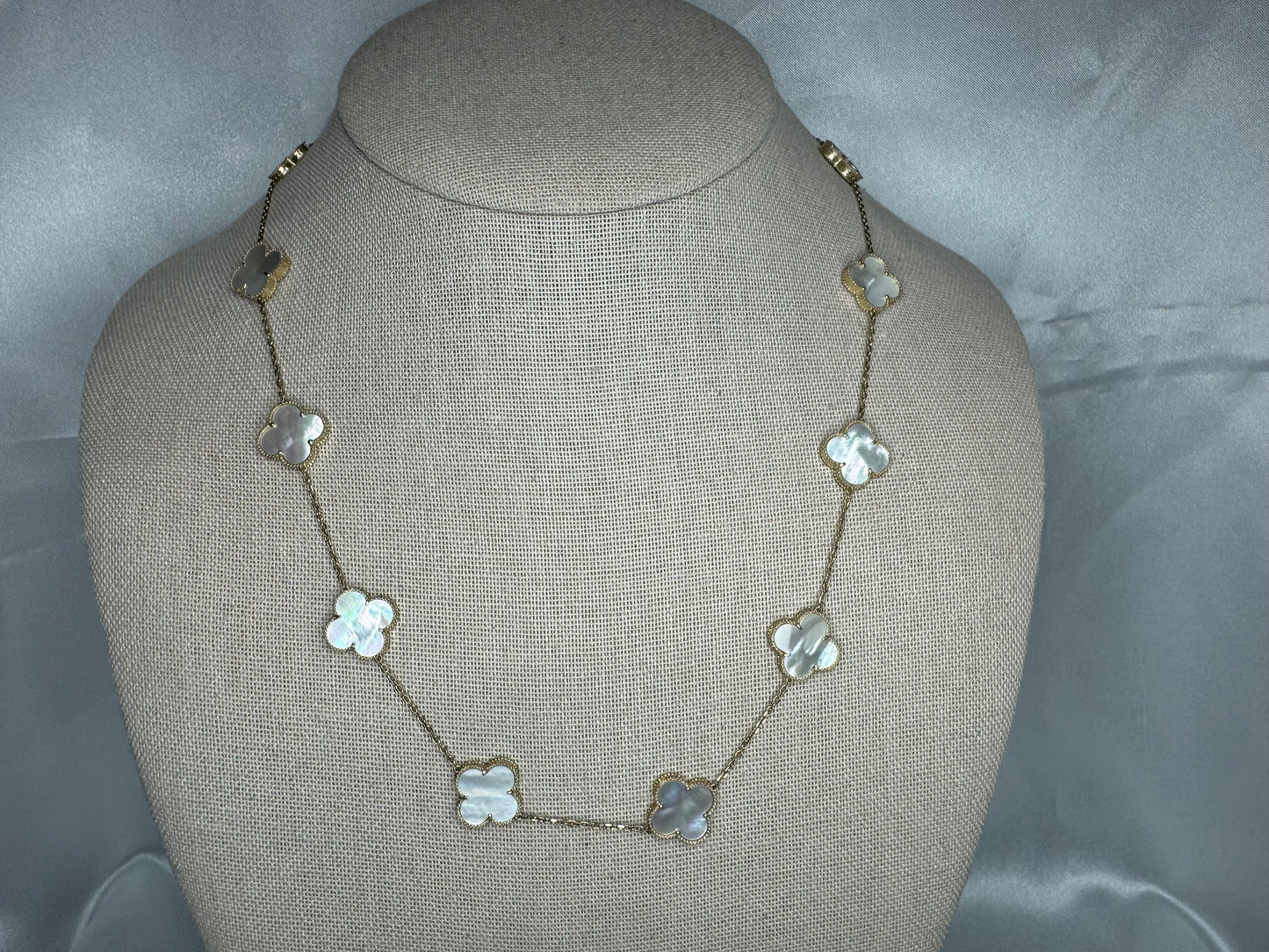 14k Gold Clover Mother of Pearl Necklace