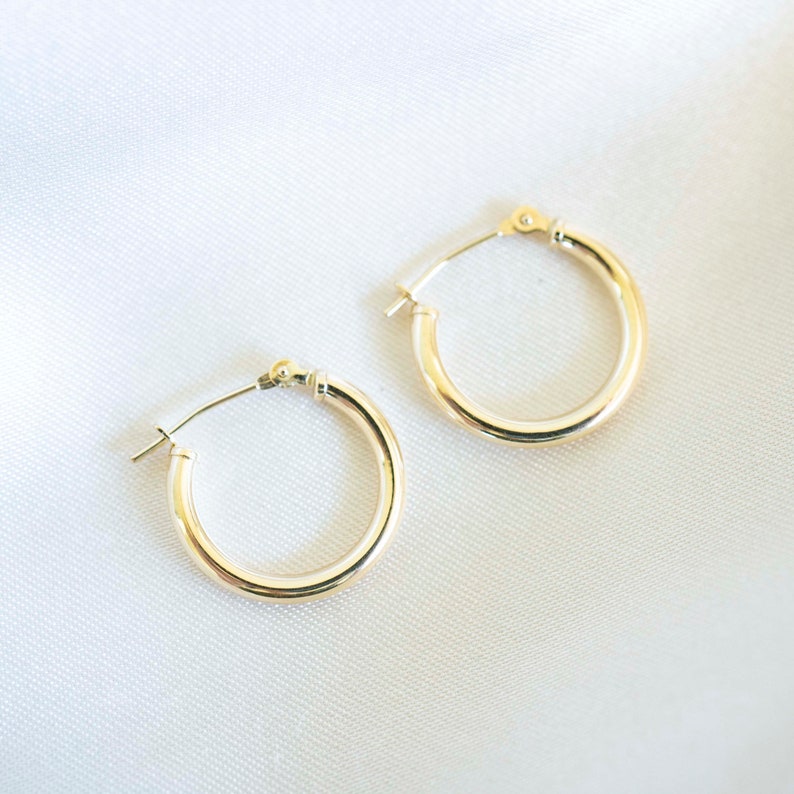 14K Yellow Gold Classic Hoop Earrings