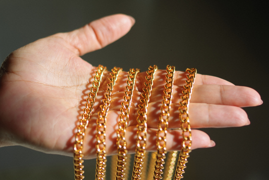 What Is a Gourmette Chain? The Classic Gold Chain Style Explained